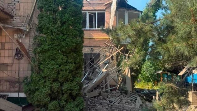 Вибухи у Слов’янську 24 серпня: ворог вдарив по центру міста, є поранені
