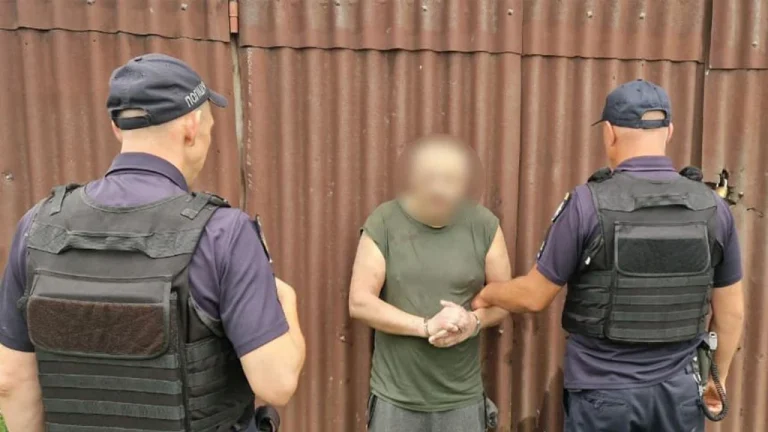 11 днів ховався в лісі: на Буковині затримали чоловіка, який поранив поліцейських