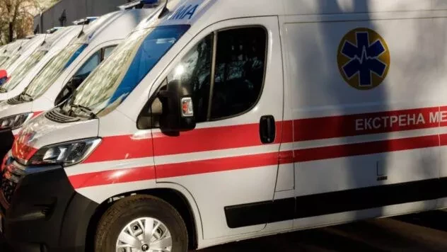 Вибухи в Харкові: горів медзаклад, поранено чотирьох жінок та рятувальника